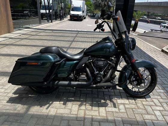 HARLEY-DAVIDSON ROAD KING SPECIAL 